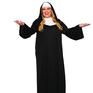 Plus size nun Halloween costume